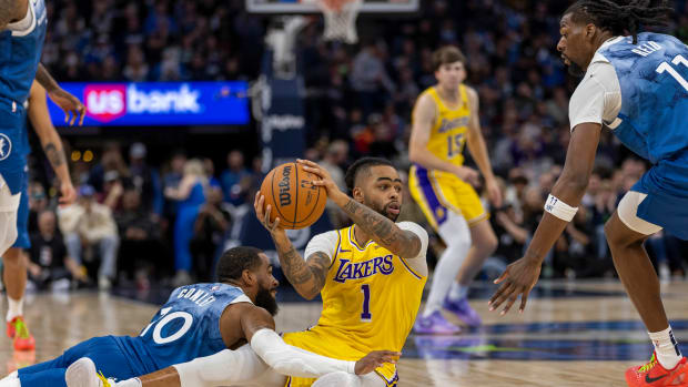 d'angelo russell austin reaves jaden mcdaniels naz reid timberwolves